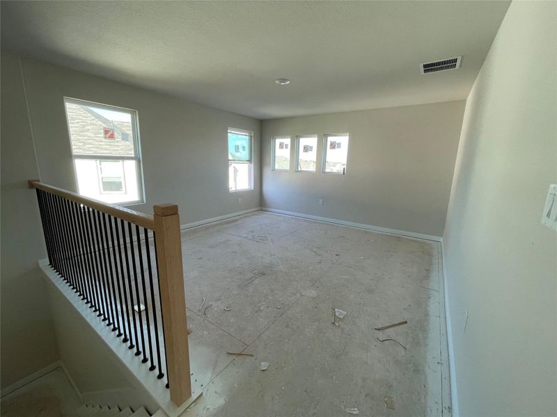 Spacious, unfurnished interior of a new home in Covered Bridge, Hutto (Image 16). Spacious, unfurnished interior of a new home in Covered Bridge, Hutto (Image 16).