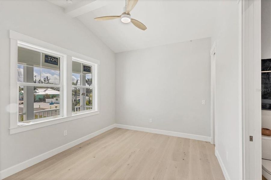 Spacious, unfurnished interior of a new home in , Englewood (Image 24).