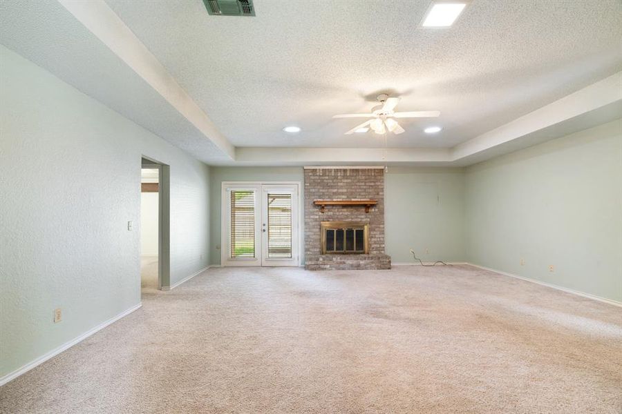 Spacious, unfurnished interior of a new home in , Paris (Image 12). Spacious, unfurnished interior of a new home in , Paris (Image 12).