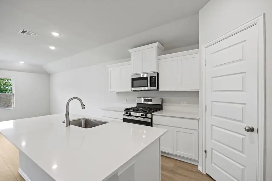 Furnished interior view inside a new home in Rolling Ridge, Van Alstyne (Image 3).
