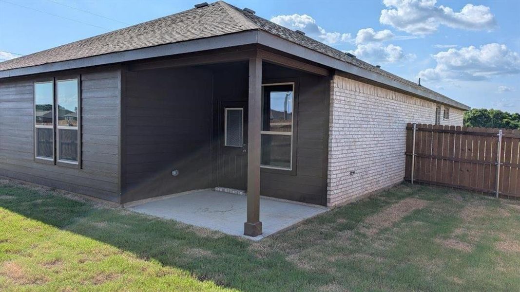 Exterior details and patio area of a home in Lankford Farms, Cleburne (Image 2).
