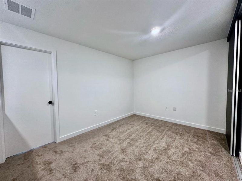 Spacious, unfurnished interior of a new home in , Kissimmee (Image 13).