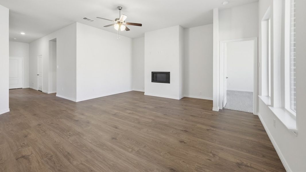 Spacious, unfurnished interior of a new home in Morning Ridge, Princeton (Image 5). Spacious, unfurnished interior of a new home in Morning Ridge, Princeton (Image 5).