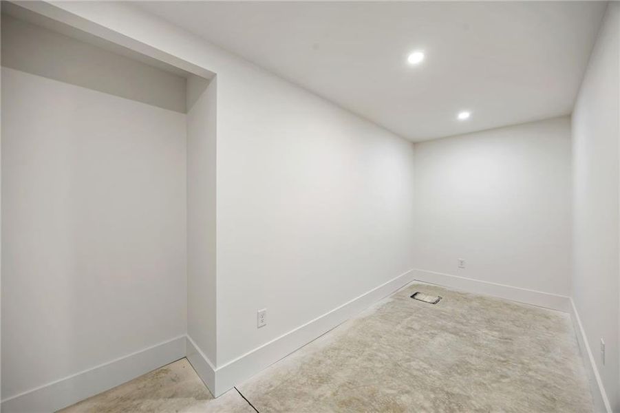 Spacious, unfurnished interior of a new home in , Atlanta (Image 44). Spacious, unfurnished interior of a new home in , Atlanta (Image 44).
