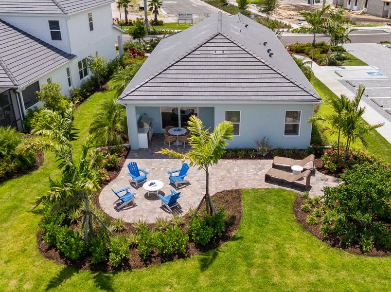 Representative exterior details of a home built from the Liberty 4 by Neal Communities in Palmera, Venice (Image 3).