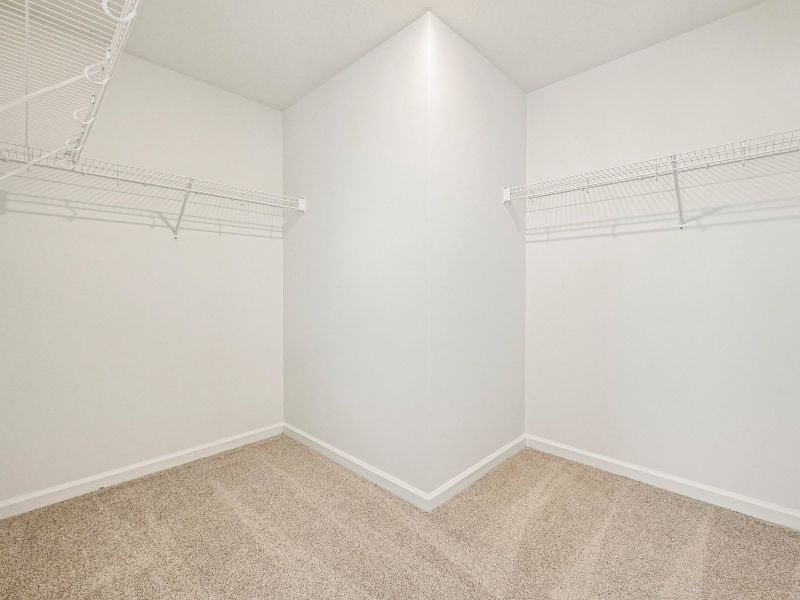 Spacious, unfurnished interior of a new home in Tidewater, Fort Pierce (Image 18).