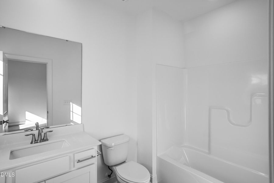 SUN_Stoneriver_Pic_EastmanIII_Bath3_1of1