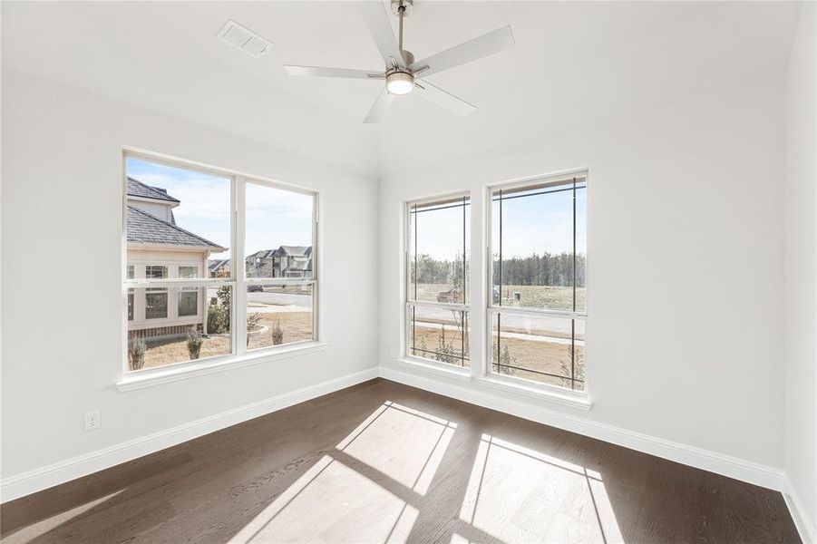 Spacious, unfurnished interior of a new home in Sable Creek, Sanger (Image 19).