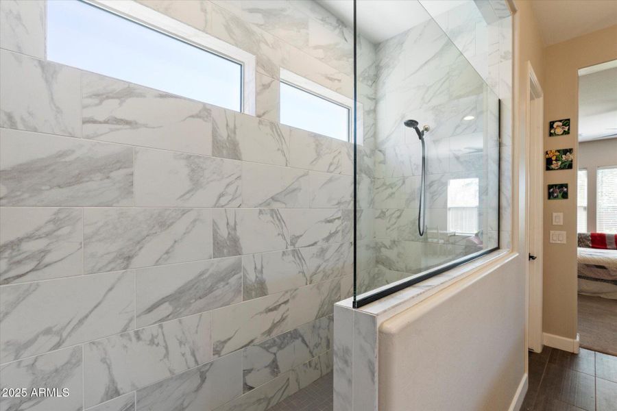 16-103205718 16-103205718