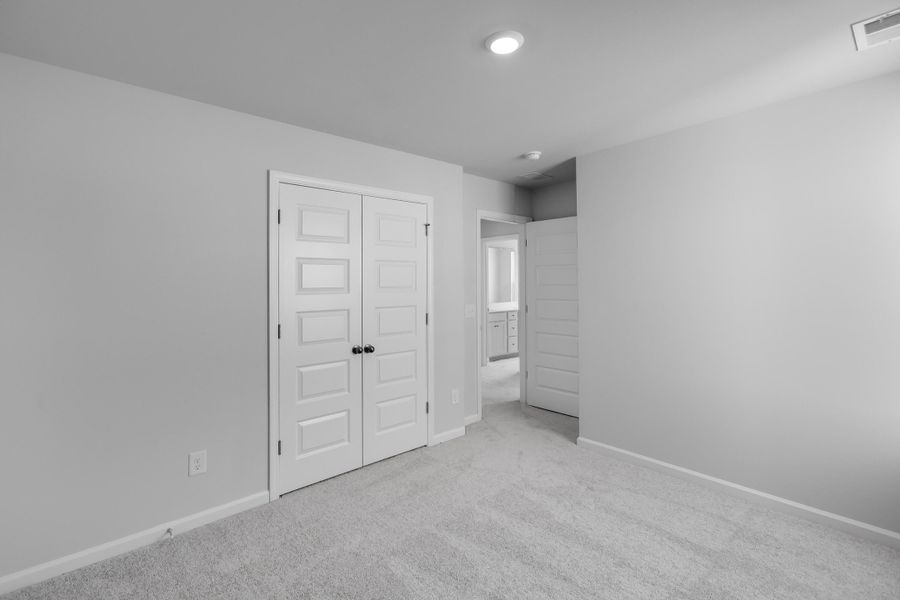 Spacious, unfurnished interior of a new home in , Summerville (Image 31).