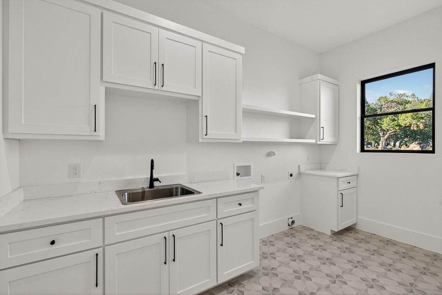 Furnished interior view inside a new home in , Horseshoe Bay (Image 14).