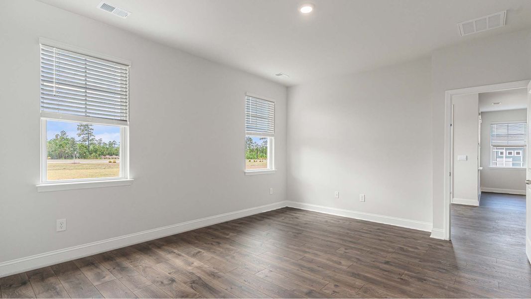 Representative unfurnished interior of a home built from the Covington by D.R. Horton in Eden Springs, Longs (Image 17).