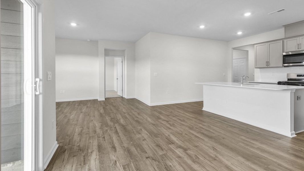 Spacious, unfurnished interior of a new home in Forest Creek, Winston-Salem (Image 19).