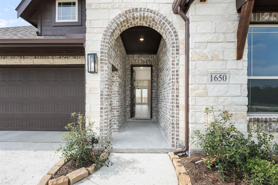 Exterior details and patio area of a home in Addison Hills, Cedar Hill (Image 26).