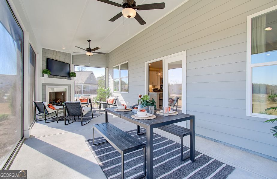 Furnished interior view inside a new home in Mallard’s Landing, Jefferson (Image 64).