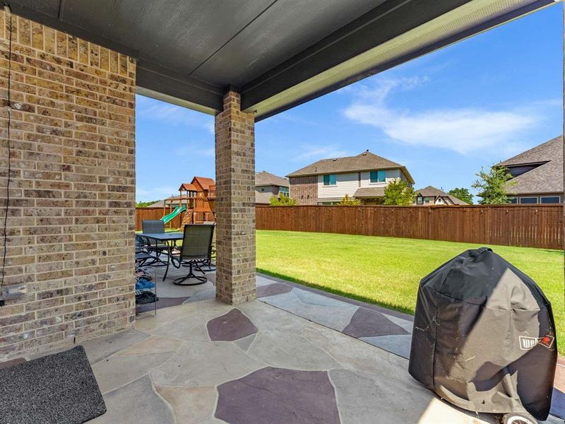 Image 31 of a home in Emerald Vista. Image 31 of a home in Emerald Vista.