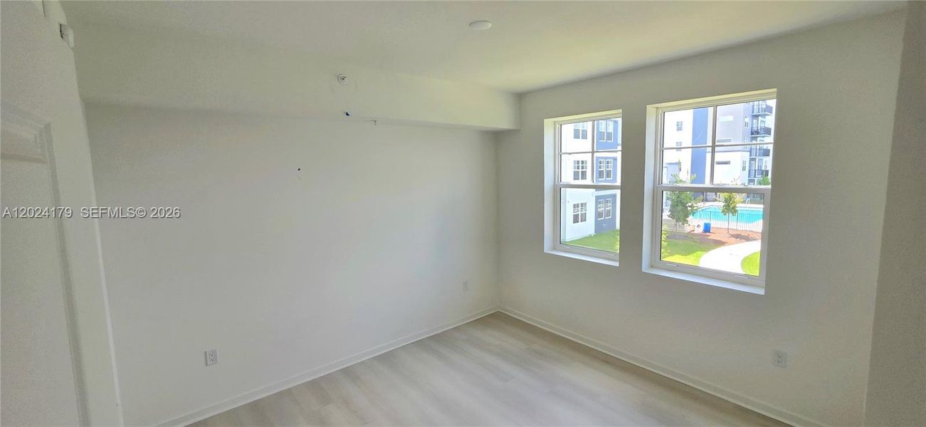 Spacious, unfurnished interior of a new home in , Orlando (Image 19).