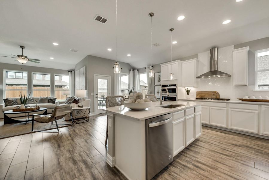 MODEL HOME images may NOT be consistent with the finished product. MODEL HOME images may NOT be consistent with the finished product.