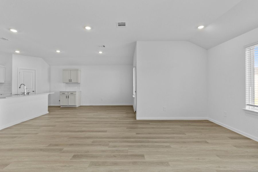 Spacious, unfurnished interior of a new home in , Splendora (Image 14).