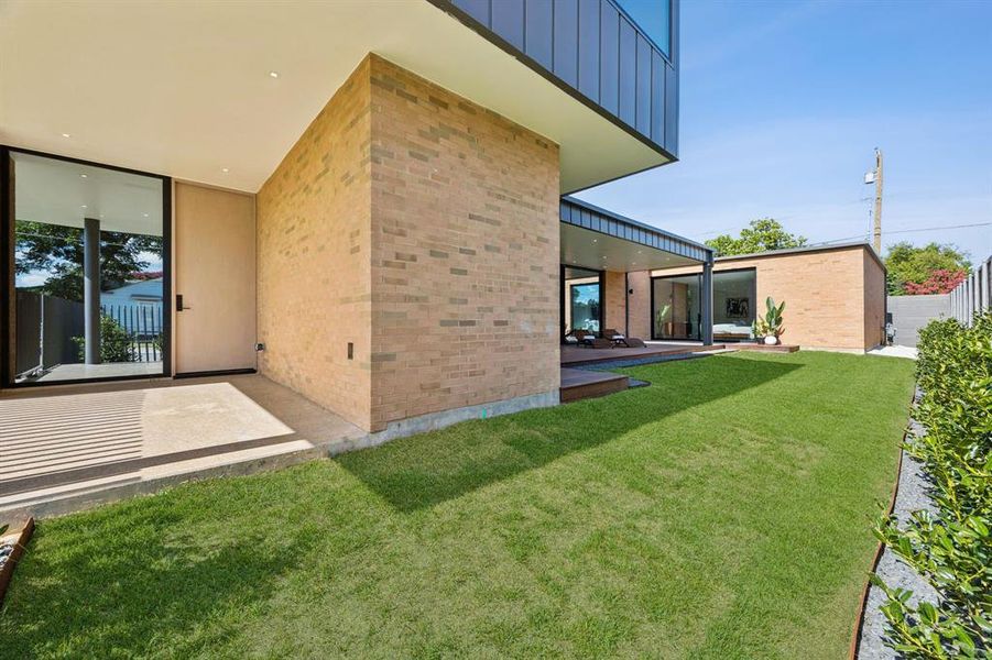 Front exterior of a new home in , Dallas, TX, highlighting curb appeal (Image 1). Front exterior of a new home in , Dallas, TX, highlighting curb appeal (Image 1).