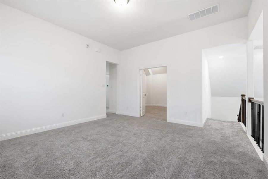 Spacious, unfurnished interior of a new home in , Northlake (Image 23).