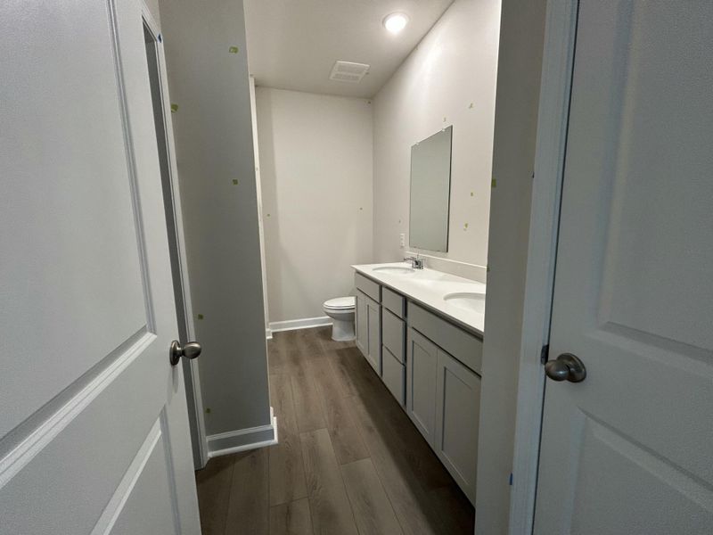 Furnished interior view inside a new home in , Ravenel (Image 5).