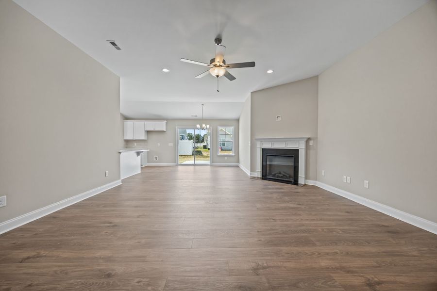 Spacious, unfurnished interior of a new home in Davenport Farms, Winterville (Image 16).