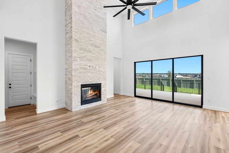 Spacious, unfurnished interior of a new home in Santa Rita Ranch, Liberty Hill (Image 10).