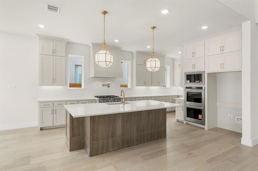 23. 521 Twilight - Kitchen (2)