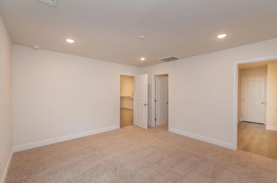 Spacious, unfurnished interior of a new home in Old Shoals, Monetta (Image 19).