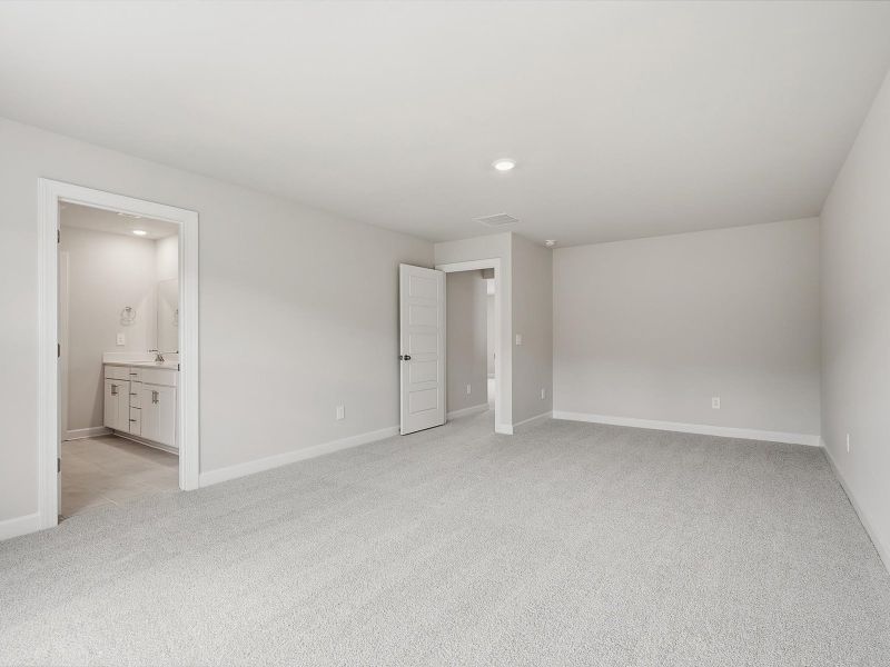 Spacious, unfurnished interior of a new home in Collier Ridge, Moore (Image 16). Spacious, unfurnished interior of a new home in Collier Ridge, Moore (Image 16).