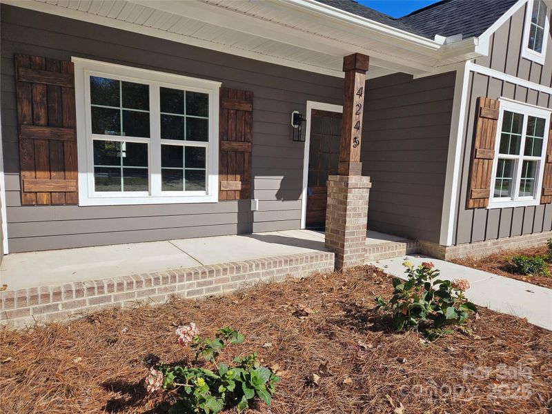 Exterior details and patio area of a home in , Midland (Image 16).