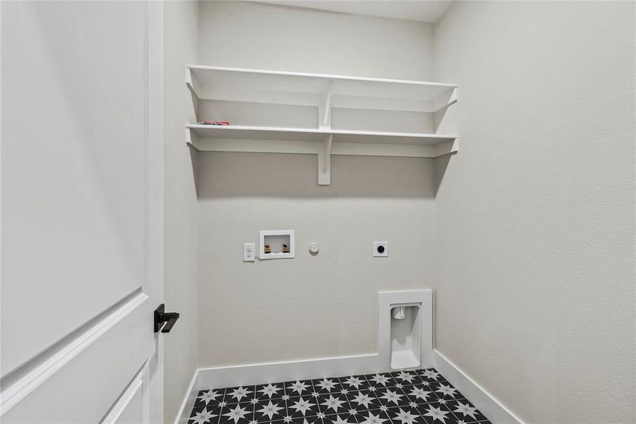 Laundry area featuring washer hookup, electric dryer hookup, and gas dryer hookup