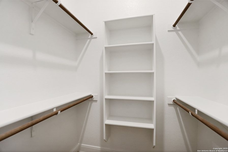 Spacious, unfurnished interior of a new home in , Bulverde (Image 28).