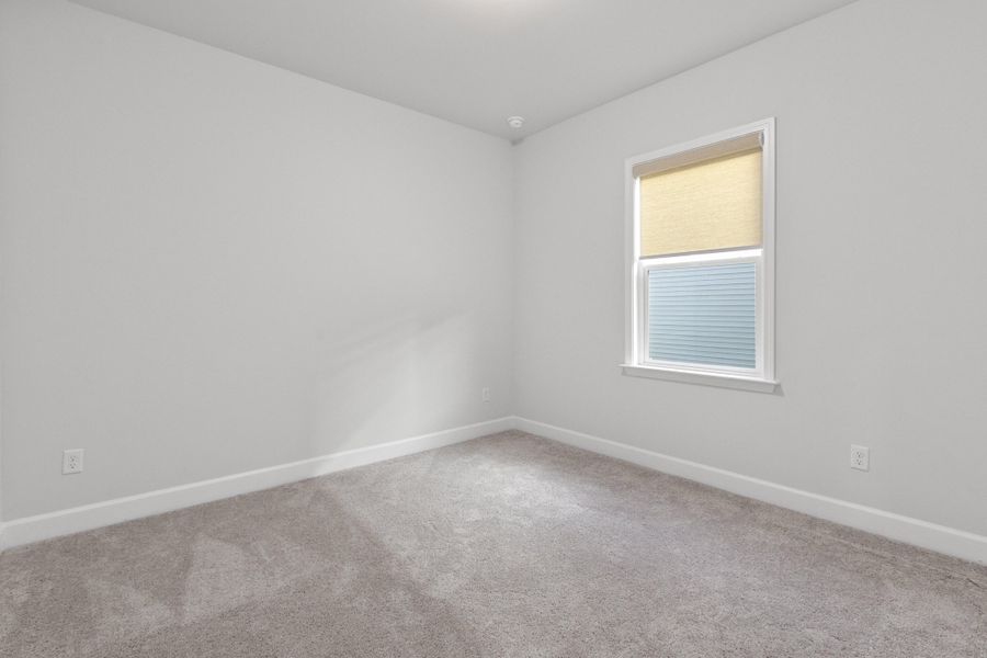 Spacious, unfurnished interior of a new home in Cedar Glen Preserve, Huger (Image 21).