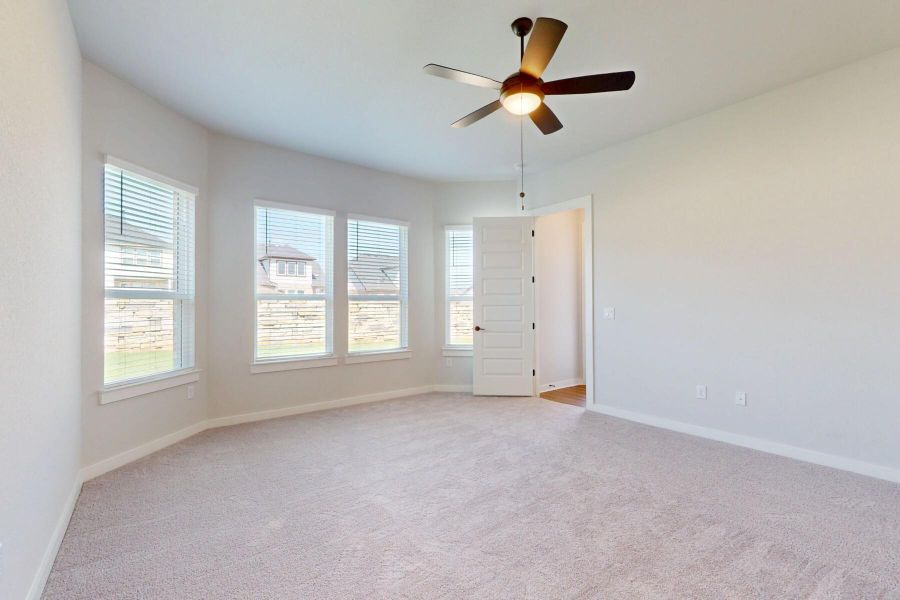 Spacious, unfurnished interior of a new home in Cascades at Onion Creek, Austin (Image 25).