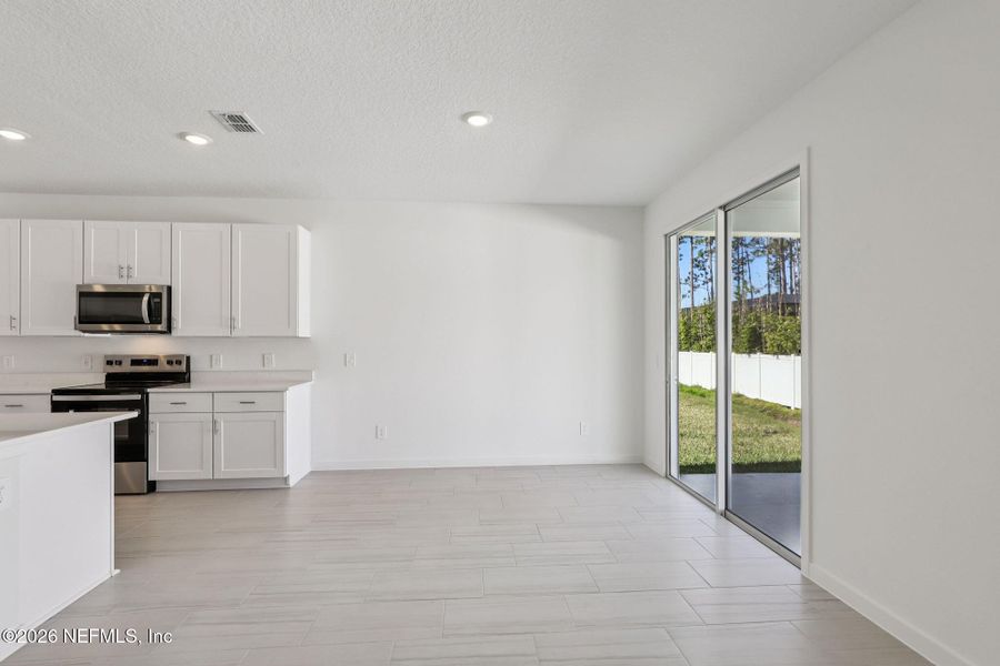Spacious, unfurnished interior of a new home in Cypress Meadows - Signature Series, Jacksonville (Image 19).