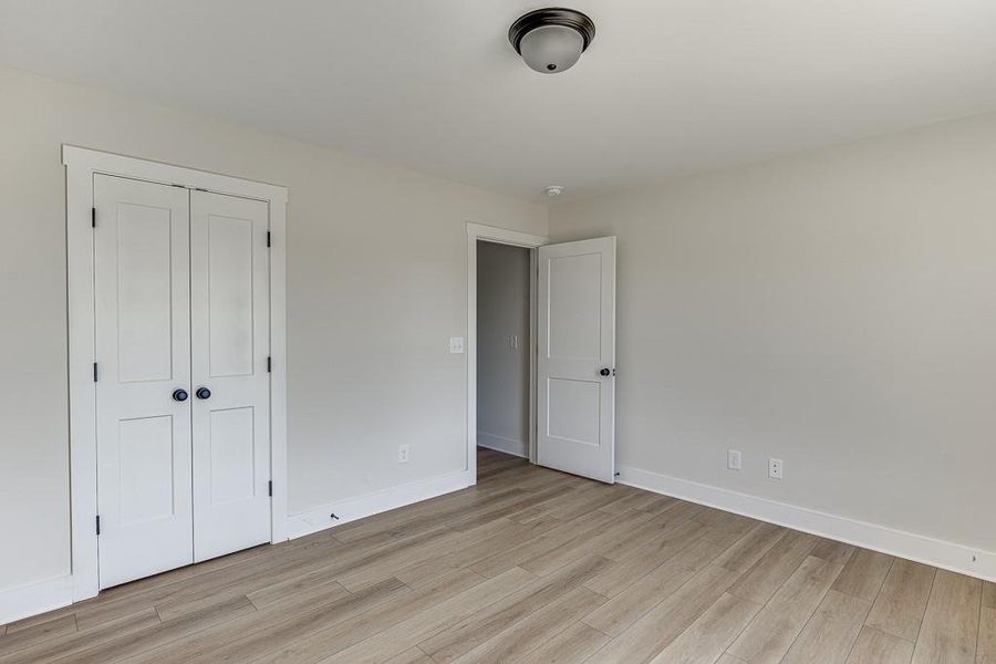 Spacious, unfurnished interior of a new home in , Hartwell (Image 23).