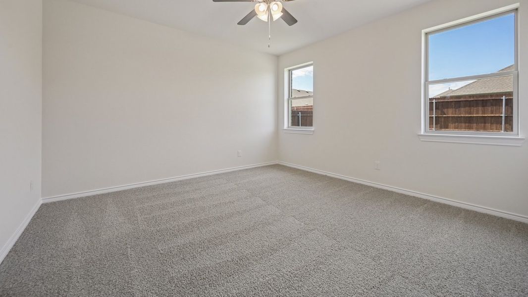 Spacious, unfurnished interior of a new home in Silverado, Aubrey (Image 9).