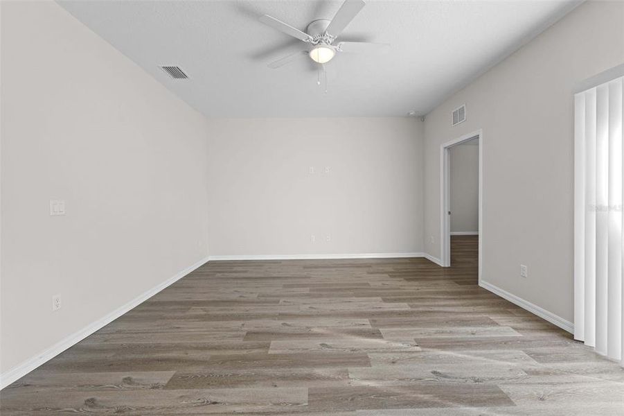 Spacious, unfurnished interior of a new home in , Weeki Wachee (Image 21).