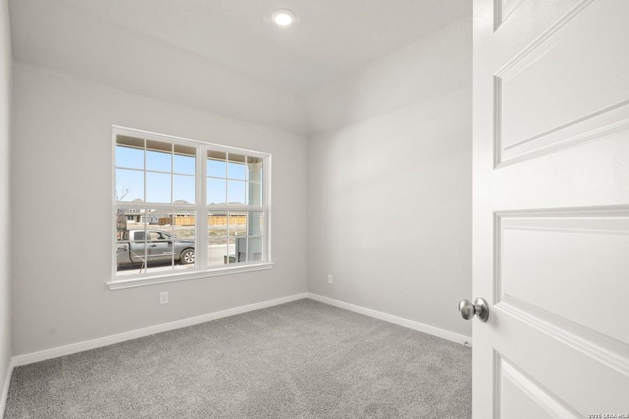 Spacious, unfurnished interior of a new home in Swenson Heights, Seguin (Image 25).