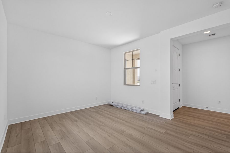 Spacious, unfurnished interior of a new home in Parkside, Avondale (Image 22).