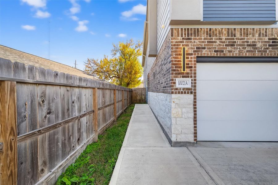 Exterior details and patio area of a home in , Houston (Image 26).