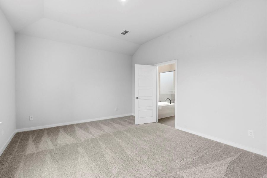 Spacious, unfurnished interior of a new home in Sienna 45', 50', Missouri City (Image 33).