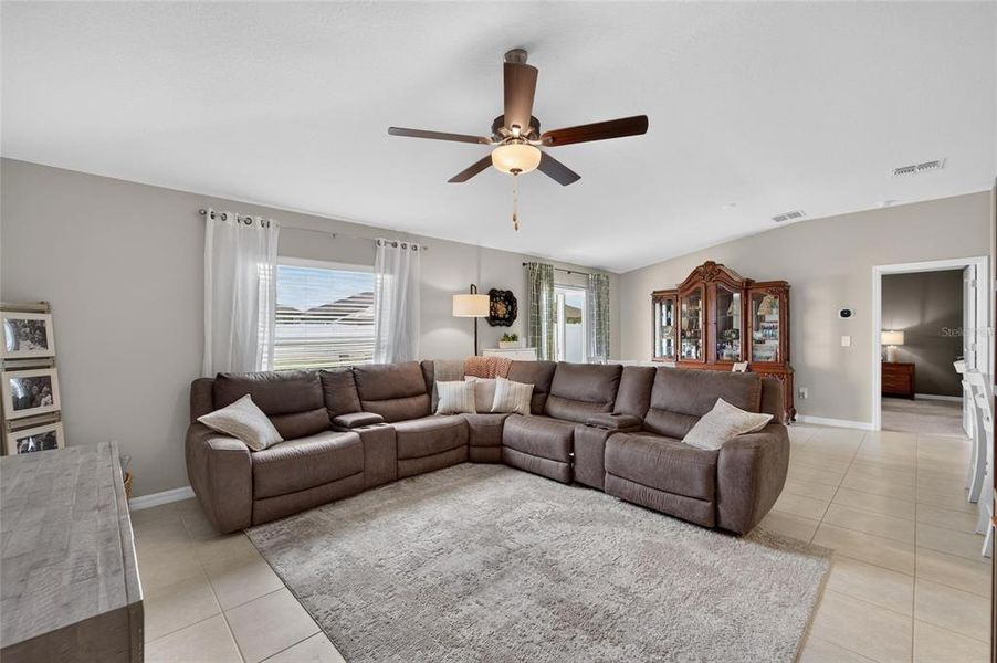 Furnished interior view inside a new home in , Bartow (Image 44).