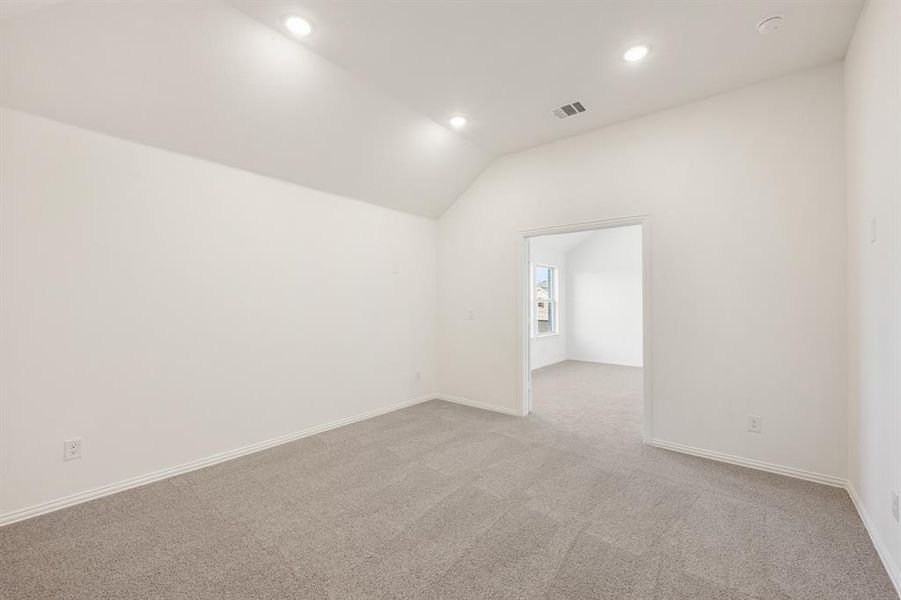 Spacious, unfurnished interior of a new home in Willow Wood Classic 50, McKinney (Image 30).