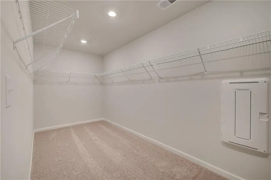 Spacious, unfurnished interior of a new home in Kingston, Locust Grove (Image 26).