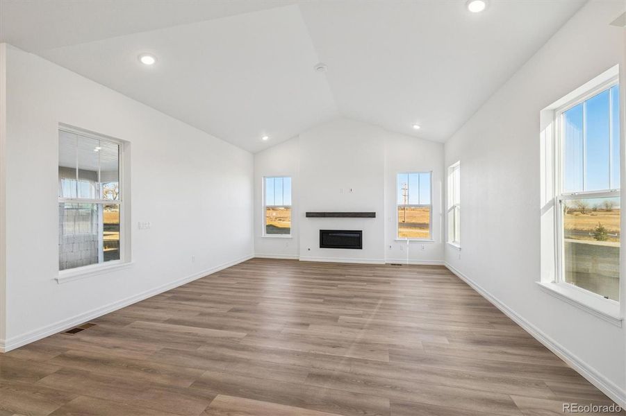 Spacious, unfurnished interior of a new home in Kitchel Lake, Timnath (Image 18).