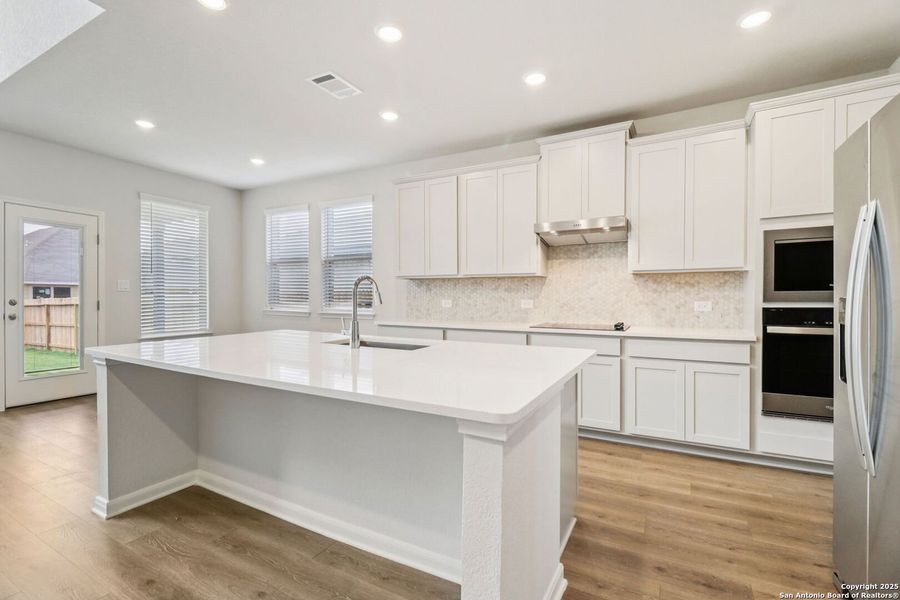 Furnished interior view inside a new home in Fox Falls, Boerne (Image 10).