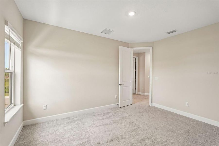 Spacious, unfurnished interior of a new home in Tiburon, Nokomis (Image 26).